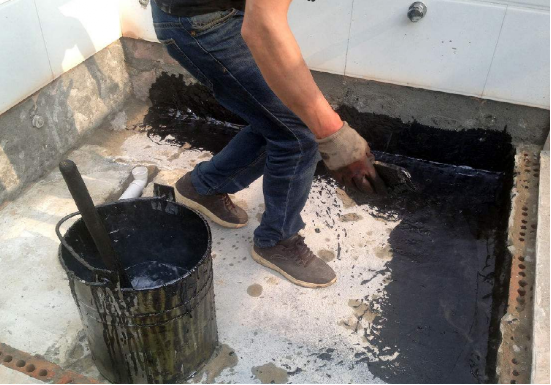 卫生间防水是有“诀窍”的，一般只有老泥工知道，防水效果真的好