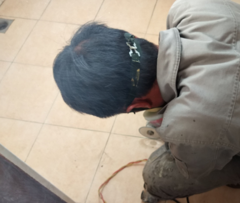 武汉卫生间漏水怎么办？师傅给它“打两针”，不用敲一块地板砖就好！