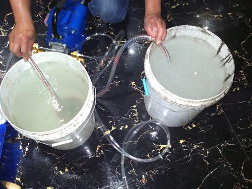 武汉卫生间漏水不砸瓷砖补漏的方法！