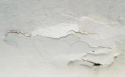 墙面泛碱怎么办？武汉墙面泛碱维修方法！