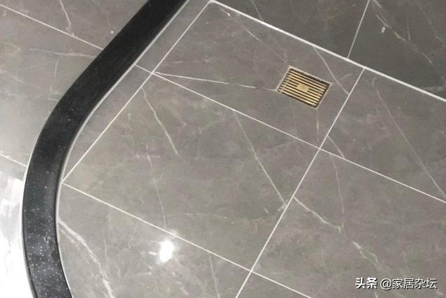 厕所漏水,别着急砸瓷砖,可以用美缝剂试试修复