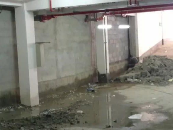 地下室渗漏水原因车库反复漏水维修方案
