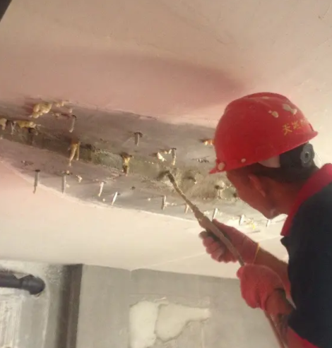 东西湖屋顶漏水补漏