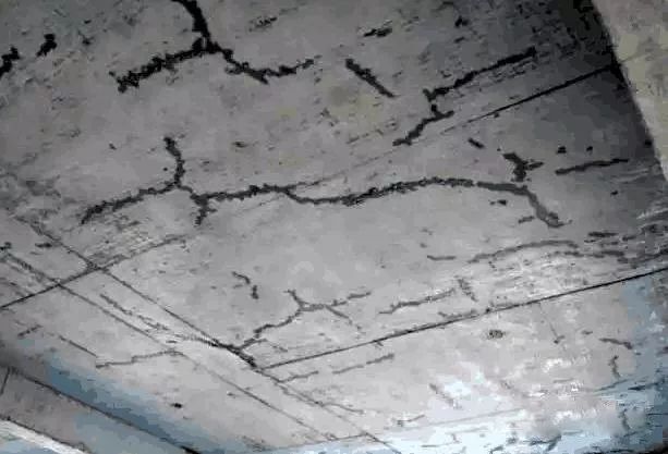 武汉地下室顶板裂缝渗漏原因分析及高压注浆堵漏方案