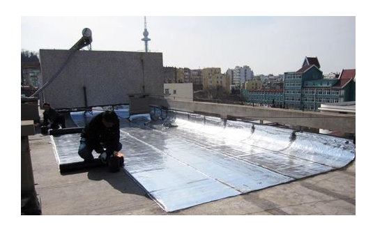连日阴雨，屋顶漏水该如何正确的防水堵漏施工