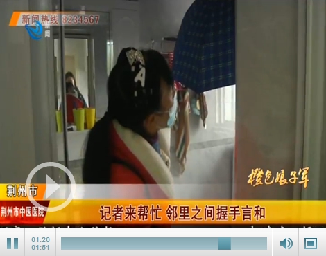 卫生间严重漏水 居民家里每天上厕所要打伞 这是为何？