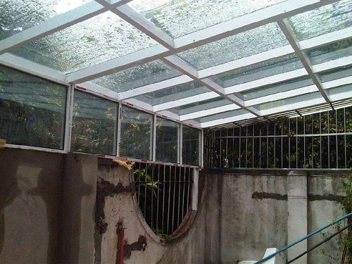 武汉阳光房漏雨宜采用丁基胶防水卷材防水补漏